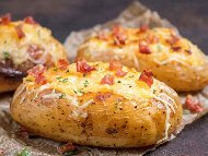 Рецепта Пълнени цели картофи във фритюрник с горещ въздух (еър фрайър, air fryer)